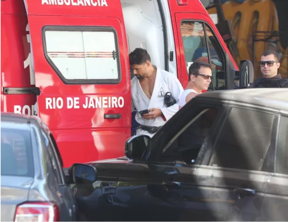 Cauã Reymond sofre acidente de carro no Rio 