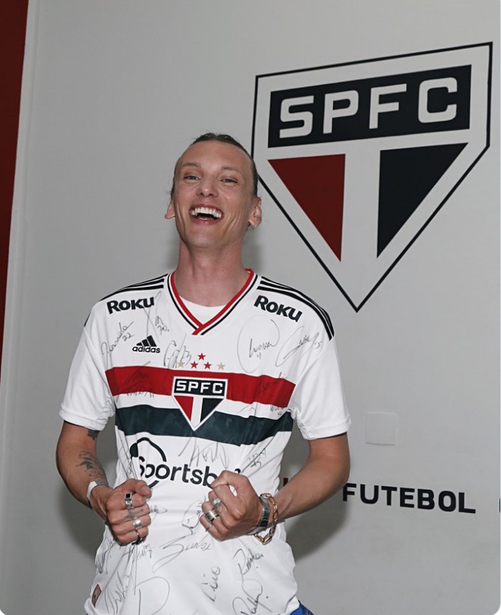 Vecna em Stranger Things, Jamie Campbell assiste jogo do São Paulo no Morumbi