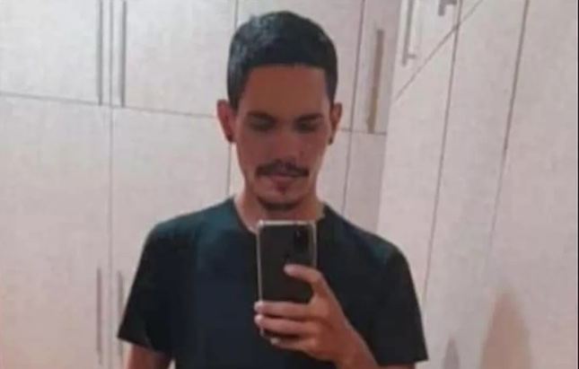 Jovem é assassinado a facadas ao bater palma na frente de casa errada