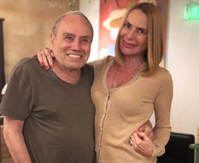 Mulher de Stenio Garcia é atacada na rua e ator implora: 'nos deixem em paz'