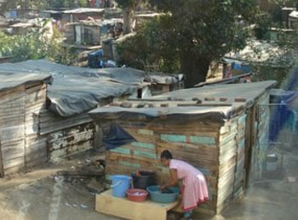 Estudo aponta que pessoas pobres adquirem doenças crônicas 10 anos mais cedo