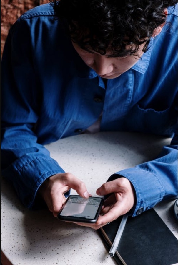 WhatsApp lança opções de esconder o 'online' e 'sair de grupos discretamente'