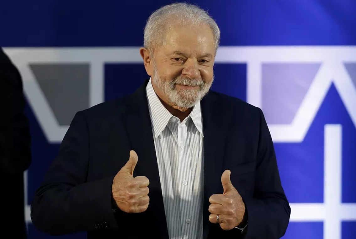 Plano de governo de Lula prevê nova lei trabalhista e valorização do salário mínimo