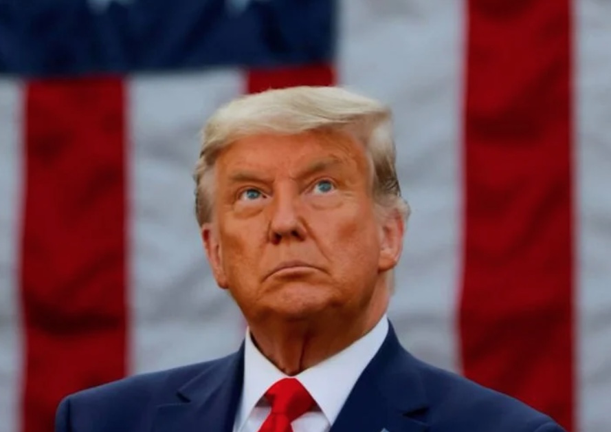 Batida do FBI na mansão de Trump causa agitação política nos EUA