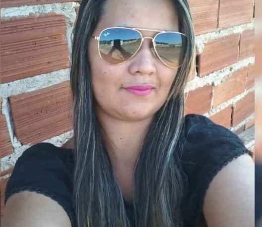 Técnica de enfermagem morre ao cair de ônibus enquanto levava marmita para marido