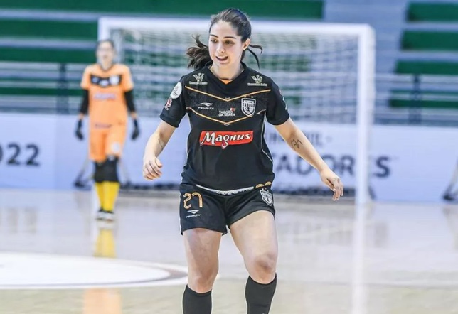 Campeã da Libertadores, jogadora de futsal morre com hepatite autoimune aos 20 anos