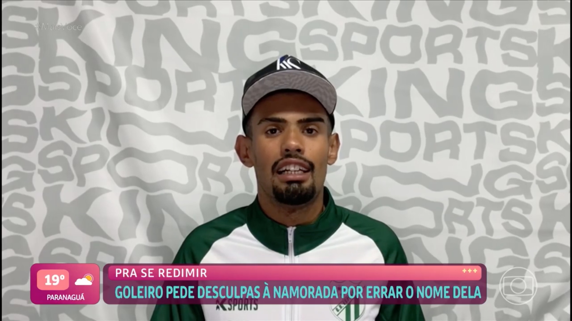 Goleiro pede perdão à namorada após errar nome em entrevista: 'tá brava até hoje'