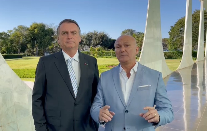 Em Brasília, coronel Menezes grava vídeo com Bolsonaro para programa eleitoral