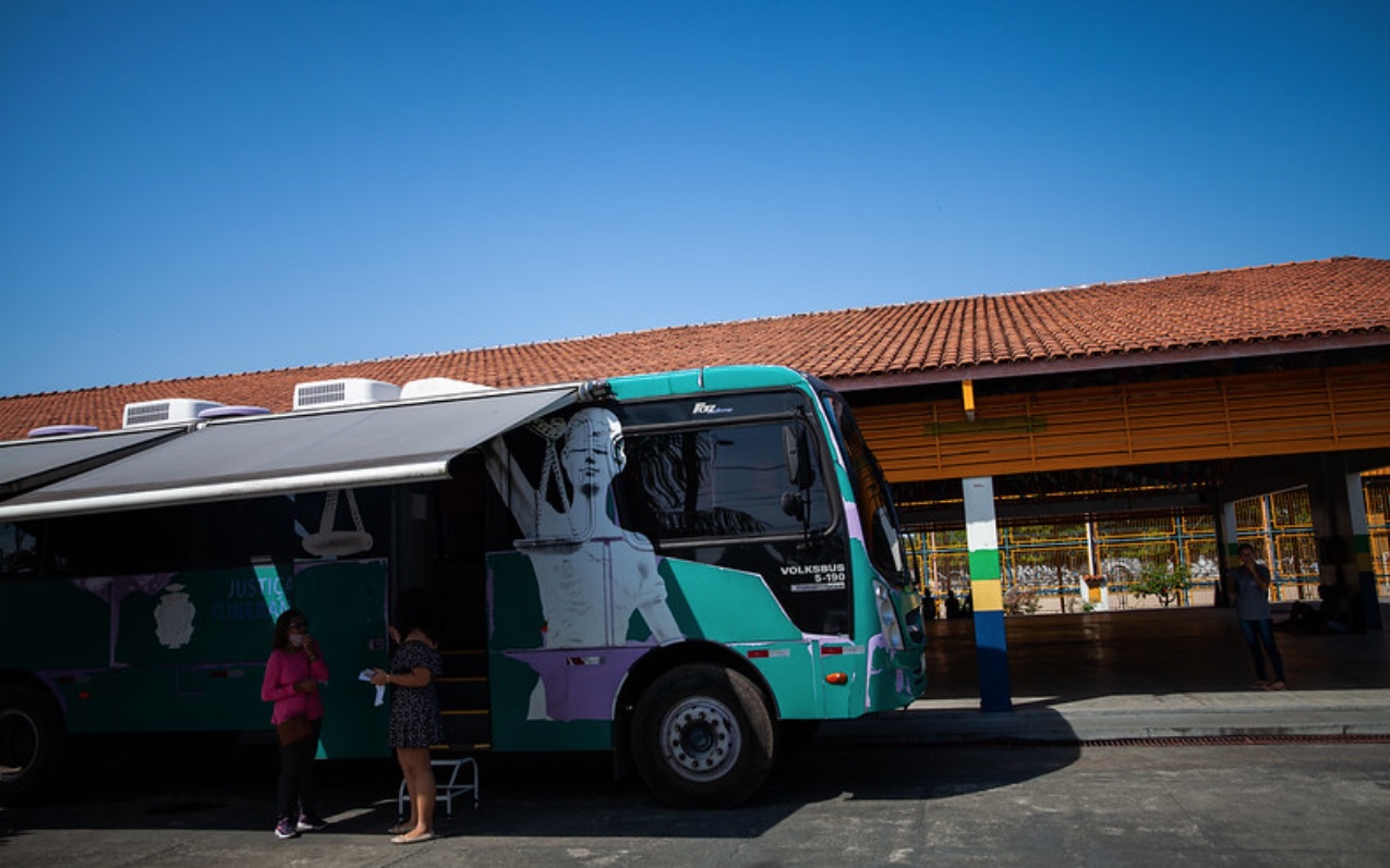 Ônibus da Justiça Itinerante volta a atender na zona Norte de Manaus a partir de segunda
