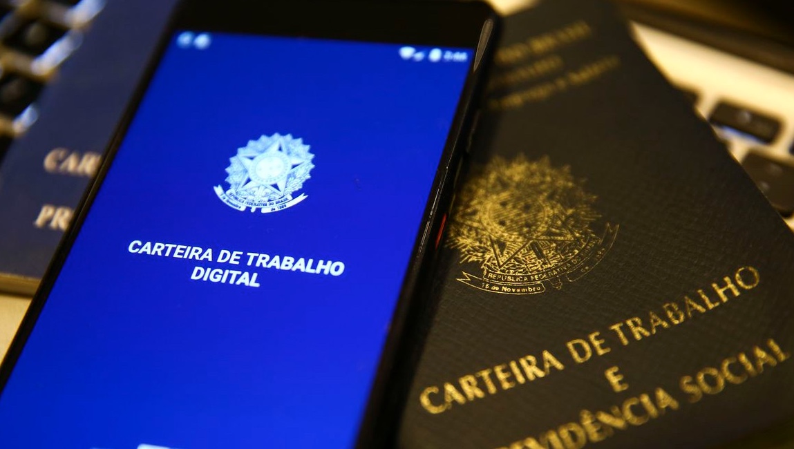 Brasil tem queda de 21% na geração de empregos com carteira assinada em julho