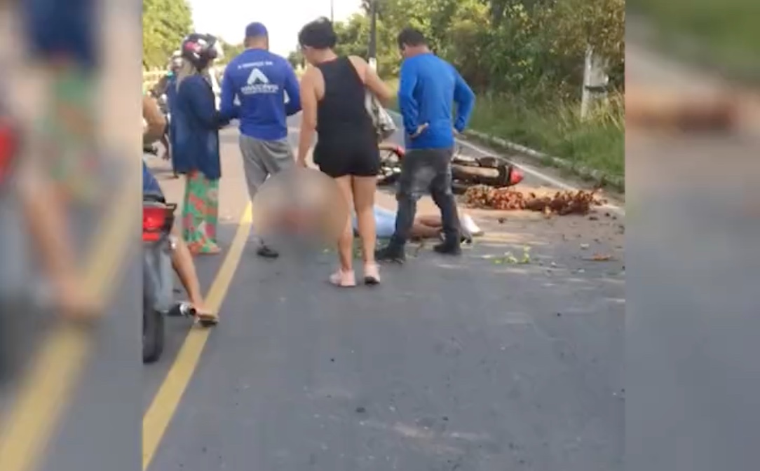 Motociclista é arremessado em grave acidente em estrada do Amazonas
