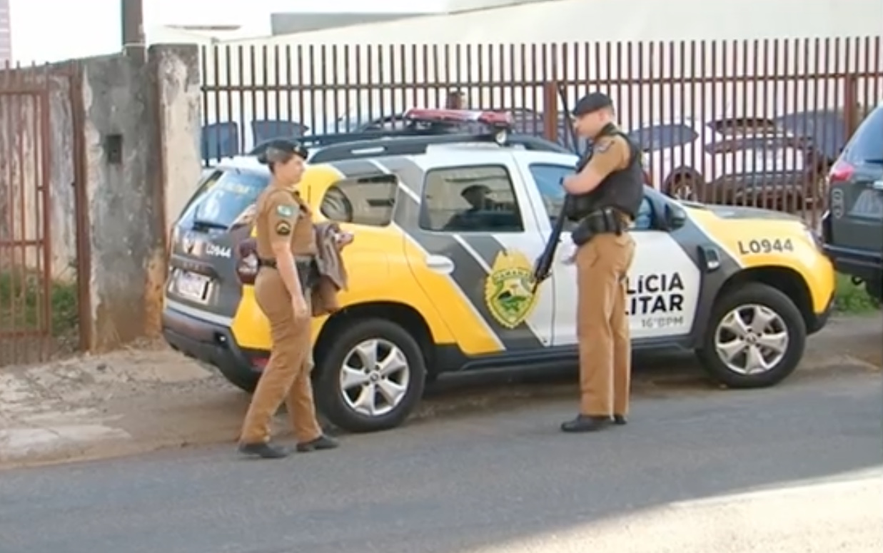 Polícia descarta que mãe tenha matado os filhos de 3 e 10 anos durante surto