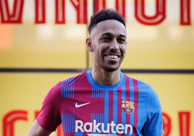 Aubameyang, do Barcelona, é agredido com barra de ferro durante assalto a sua casa
