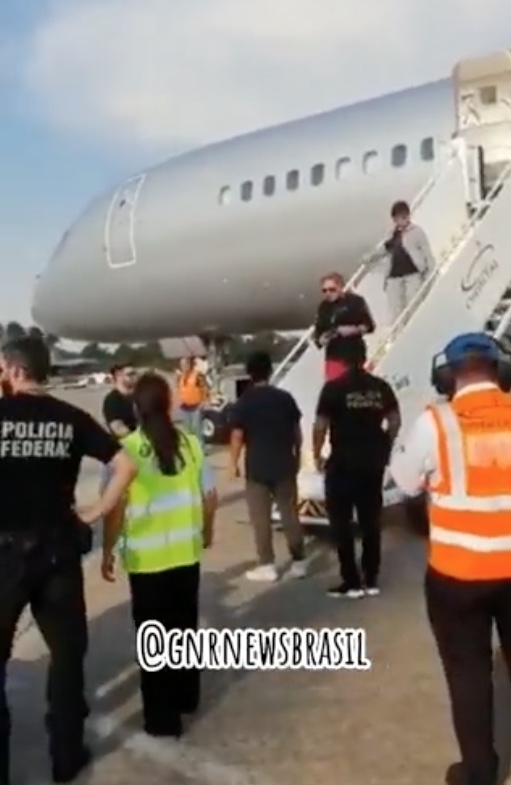 Guns N' Roses desembarca em Manaus para show; Vídeos 