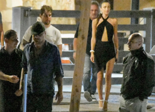 Traição? Leonardo DiCaprio foi flagrado com modelo antes de fim do namoro com Camilla Morrone 