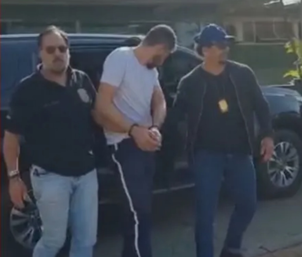 Estudante de medicina é preso por pedir fotos nuas de crianças em jogos online