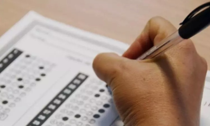 Governo e Detran-DF divulgam editais de concursos com 1.766 vagas e salários de até R$ 7,7 mil