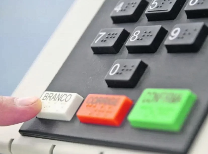 Candidatos ao Governo visitam interior, reúnem com lideranças e gravam programas