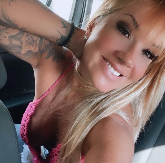 Ex-atriz pornô Vivi Fernandez vai lançar boneca inflável inspirada em si mesma