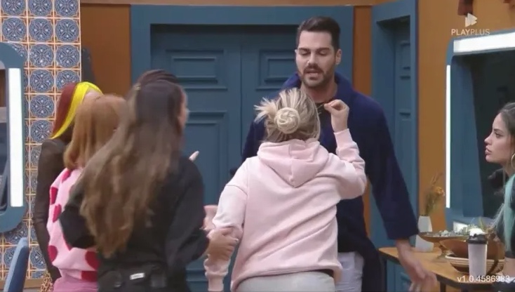 Shayan insinua que Deolane e Pétala quebraram regra da Record e advogada se revolta   