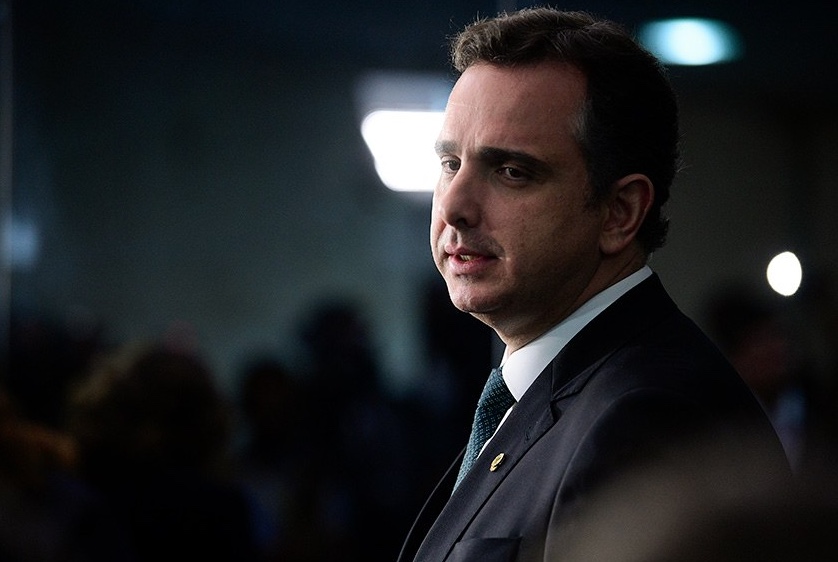 Presidente do Senado vai buscar soluções para pagamento do piso nacional da enfermagem