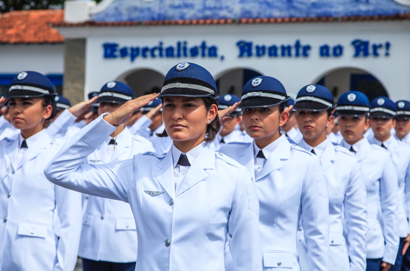 Candidata ganha processo após ser eliminada de concurso da FAB por obesidade