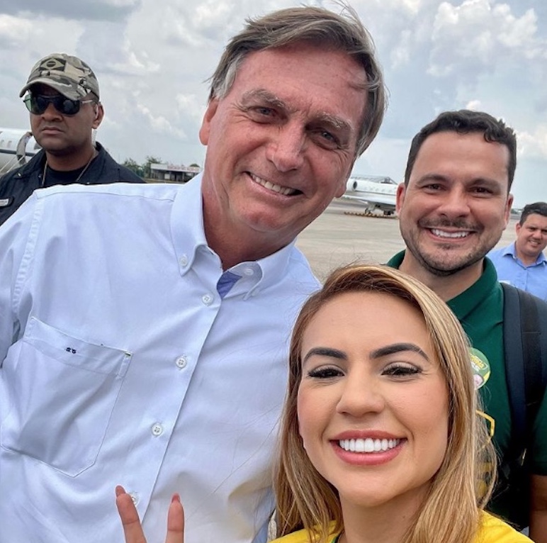 Bolsonaro chega a Manaus para comício e reunião sobre 5G