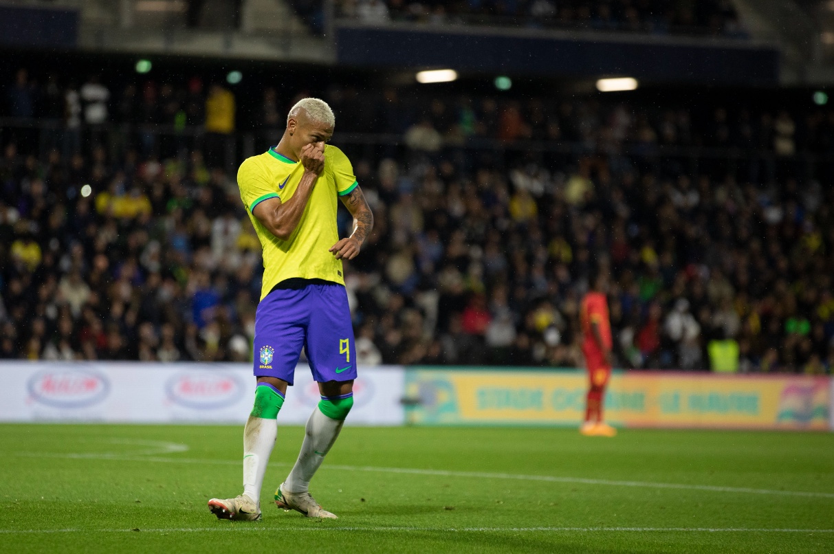 Com 2 gols de Richarlison e Neymar inspirado, Brasil vence amistoso contra Gana