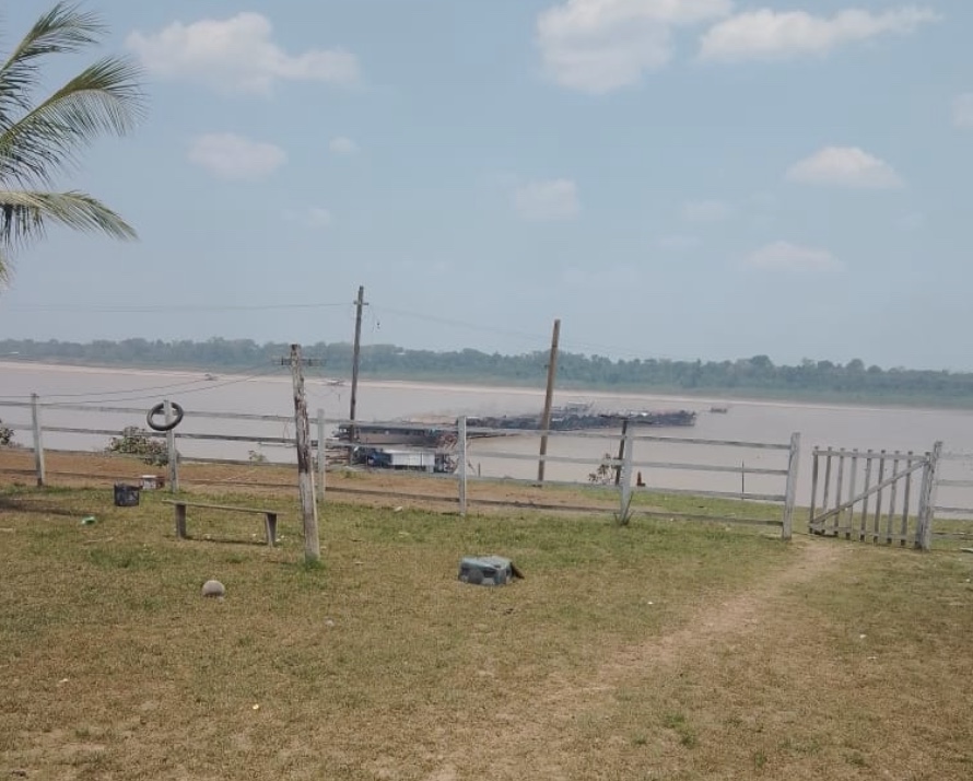 Garimpeiros ilegais ameaçam ribeirinhos e transporte de cargas no rio Madeira