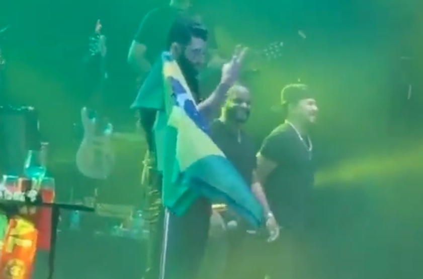 Em Miami, Gusttavo Lima se manifesta a favor de Bolsonaro; vídeo