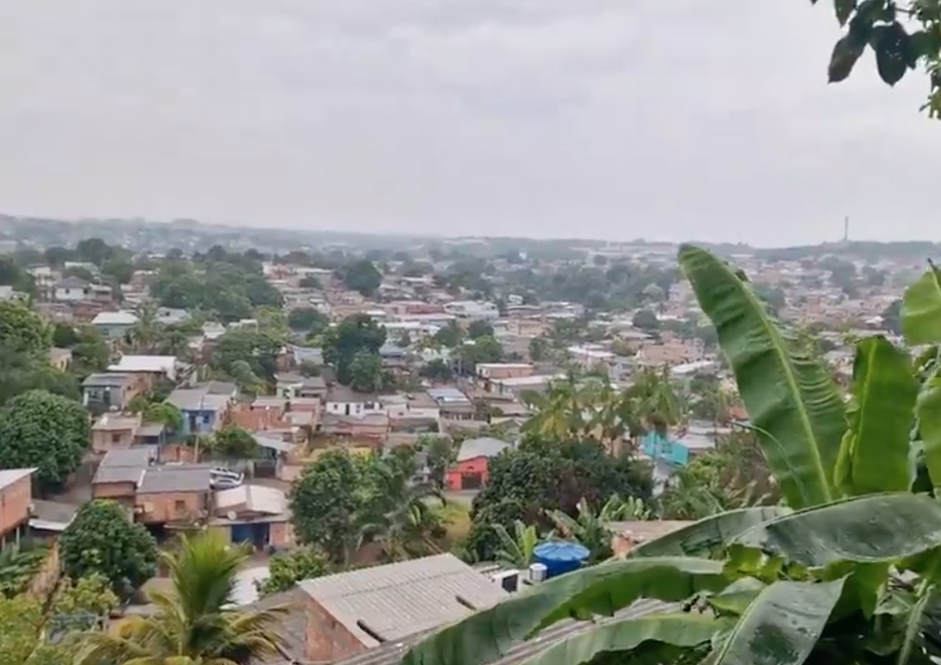 Após semanas de calor intenso, Manaus amanhece debaixo de chuva nesta segunda; vídeo