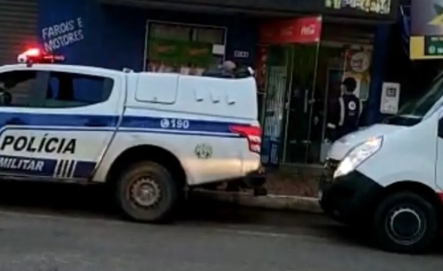 Polícia é acionada sobre homem eletrocutado e encontra ladrão dormindo em telhado