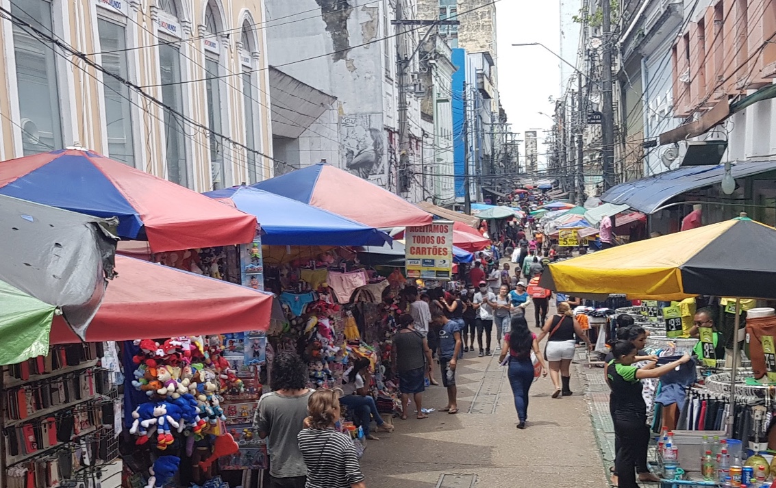 Veja horários de funcionamento do comércio em Manaus durante feriado nesta quarta