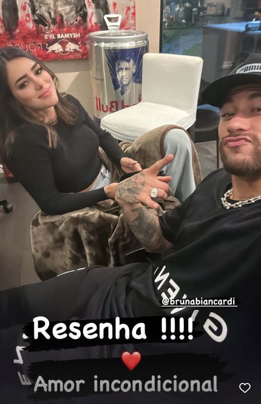 Voltaram? Neymar posta foto com Bruna Biancardi em Paris: ‘amor incondicional’