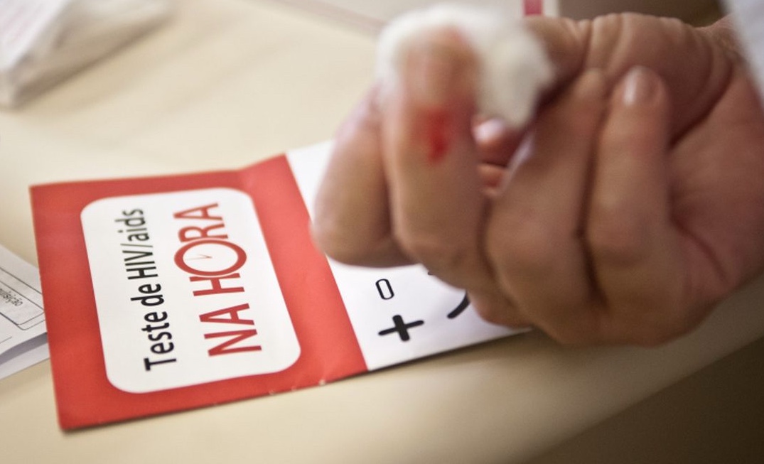 Governo Federal é investigado por corte de R$ 3,3 bilhões para combate ao HIV