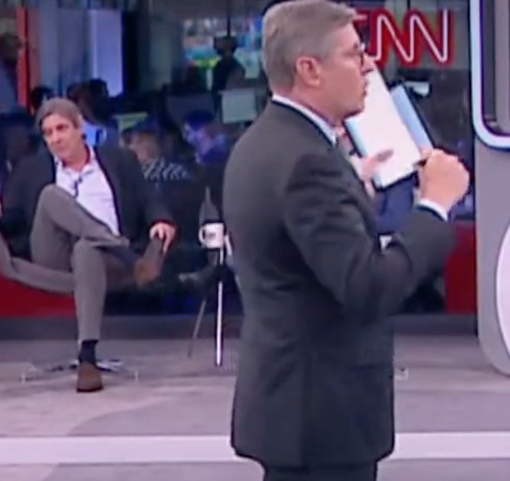 Márcio Gomes perde a paciência com convidado e mandar cortar microfone