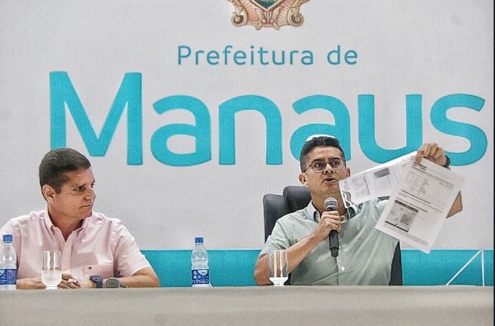 Prefeito de Manaus mostra inconsistências e diz que dossiê é ‘criminoso’ e ‘patético’