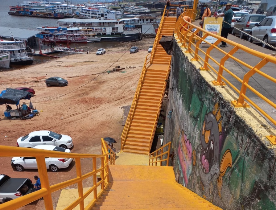 Escadaria na orla da Manaus Moderna é revitalizada