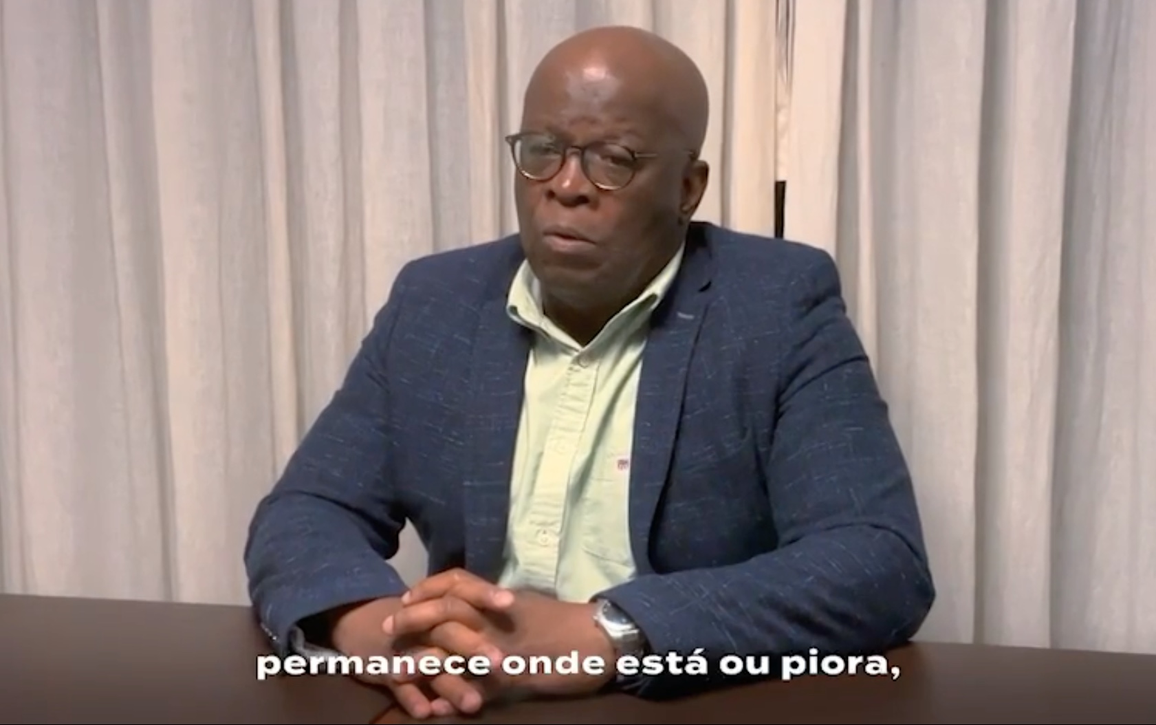 Joaquim Barbosa diz que Bolsonaro 'vem pouco a pouco destruindo a democracia'