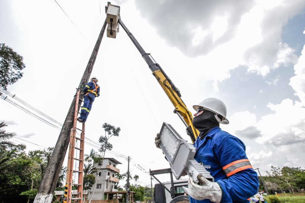 Mais de 3 mil luminárias de LED começam a ser instaladas em Manacapuru