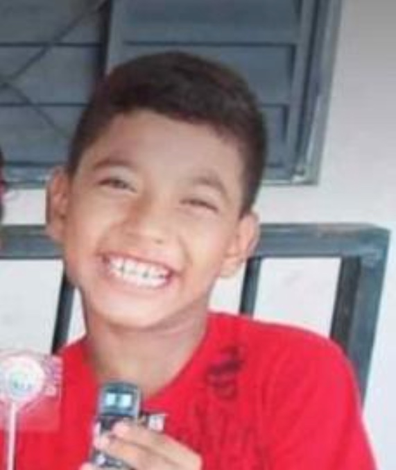 Família procura menino que desapareceu após sair para jogar futebol em Manaus