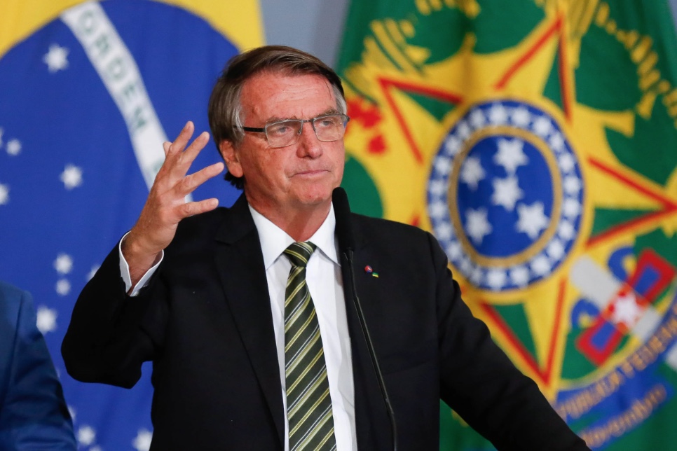Bolsonaro segue em silêncio e não reconhece que perdeu para Lula após 38 horas