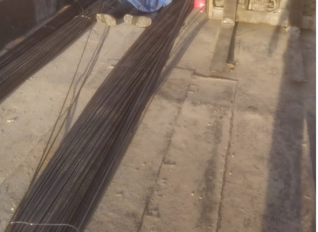 Trabalhador descarregava caminhão quando foi atingido por barras de ferro em estaleiro de Manaus