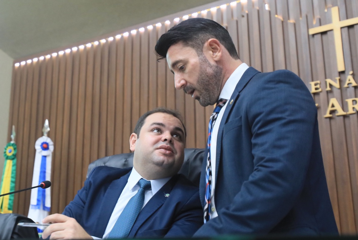 Carlinhos Bessa é mais um a apoiar reeleição de Roberto Cidade à presidência da Aleam