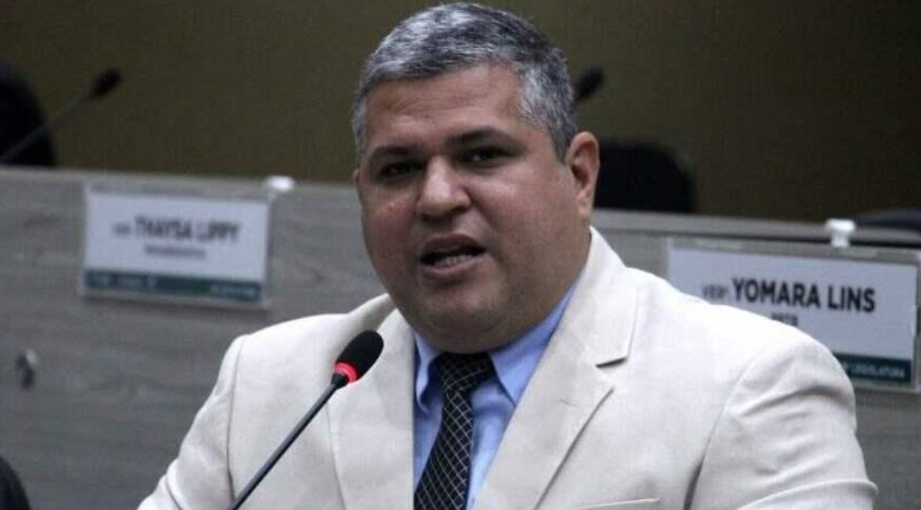 Vereador de Manaus usa R$ 150 mil do cotão para custear próprio portal