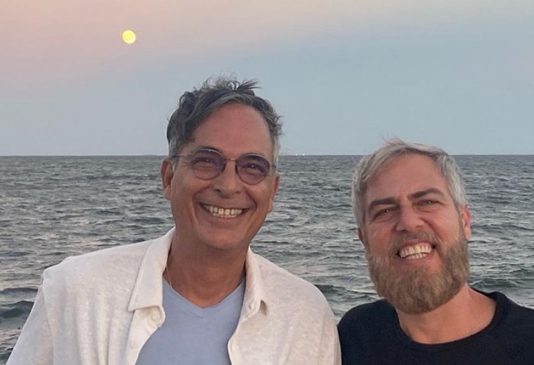 Ator Anderson Müller se declara ao marido e relembra dificuldades no passado: 'fui exposto'