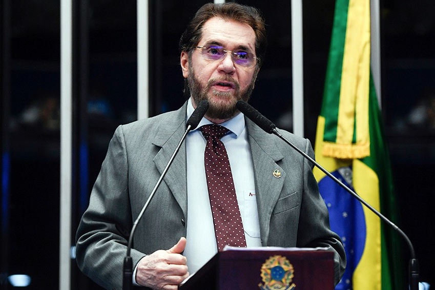 Plínio Valério pede ao Senado que examine pedidos de impeachment de ministros do STF