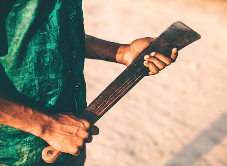 Homem tenta matar cunhada com golpe de terçado na cabeça e é preso em Manaus