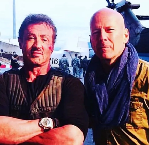 Sylvester Stallone fala sobre estado de Bruce Willis após afasia: 'incomunicável'