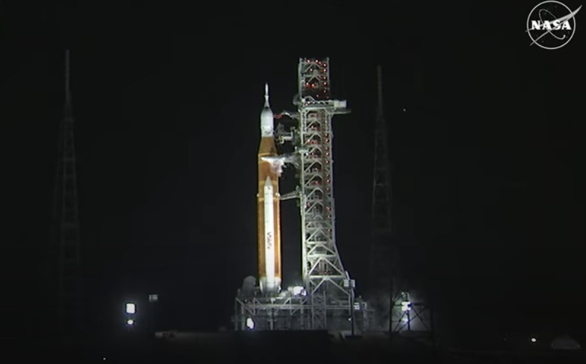Nasa lança foguete para a Lua; missão busca levar astronautas de volta ao solo lunar